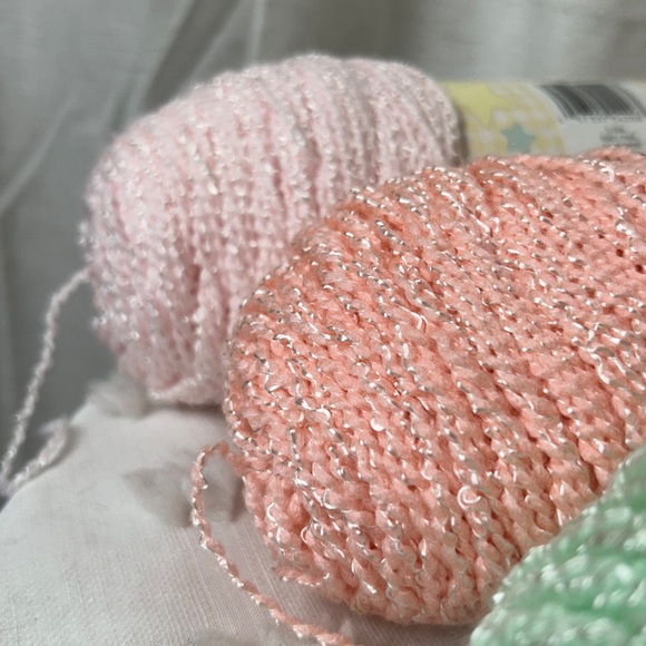 Bernat yarn 4 different colors. - Picture 8 of 8